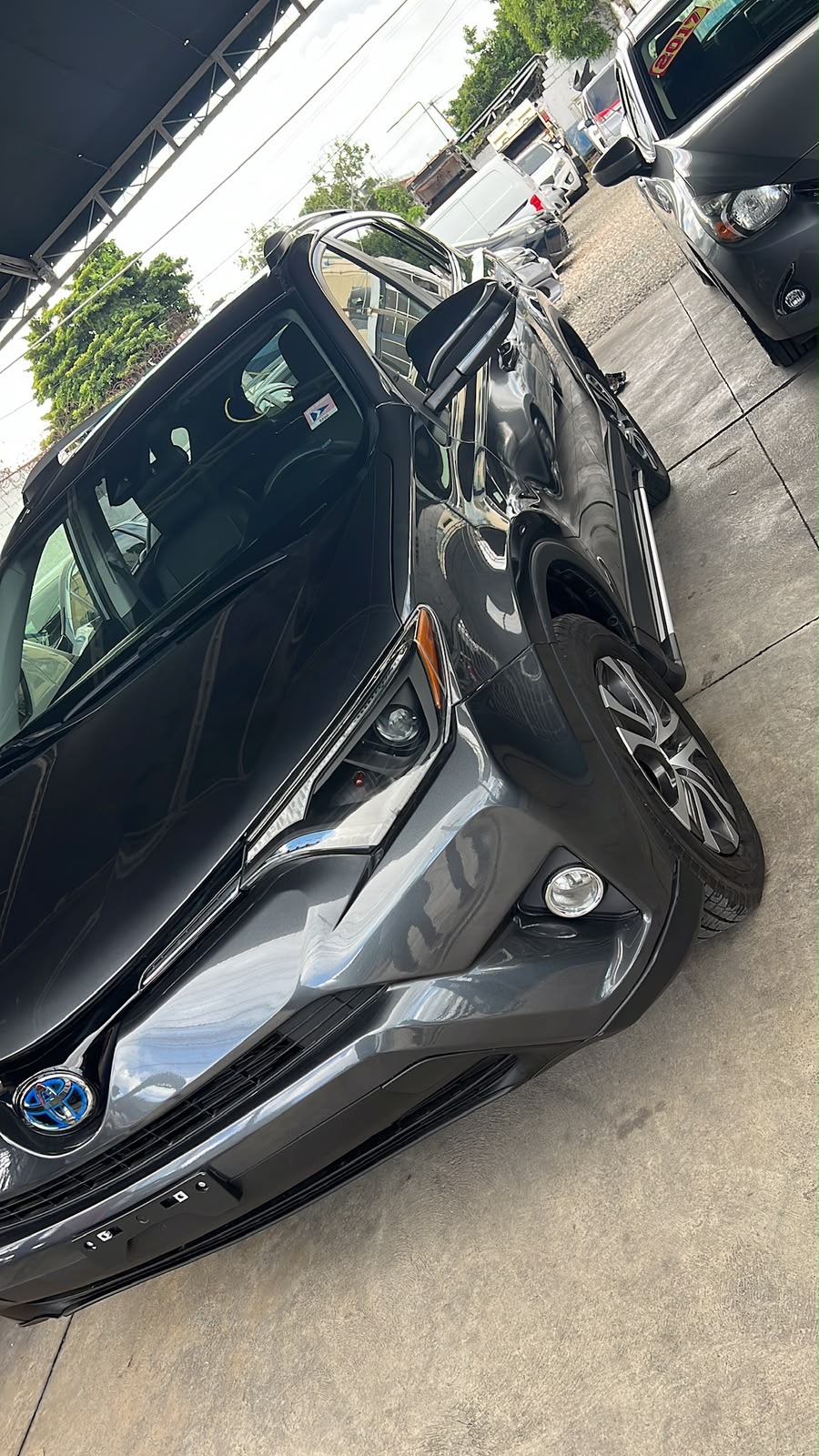 Toyota RAV4 Hybrid · Gris