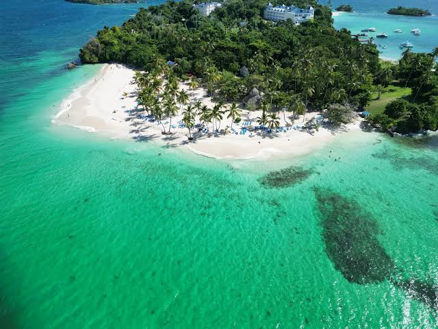 HAITISES + CAYO